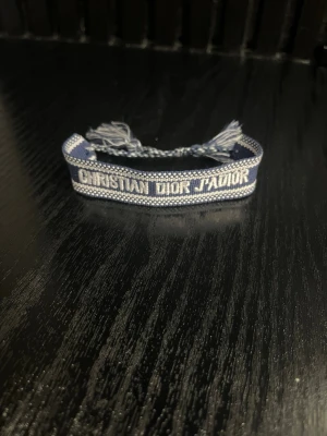 Christian dior armband  - Sprillans nytt armband! Go och hållbar investering! Vid minsta fundering kontakta oss✔️