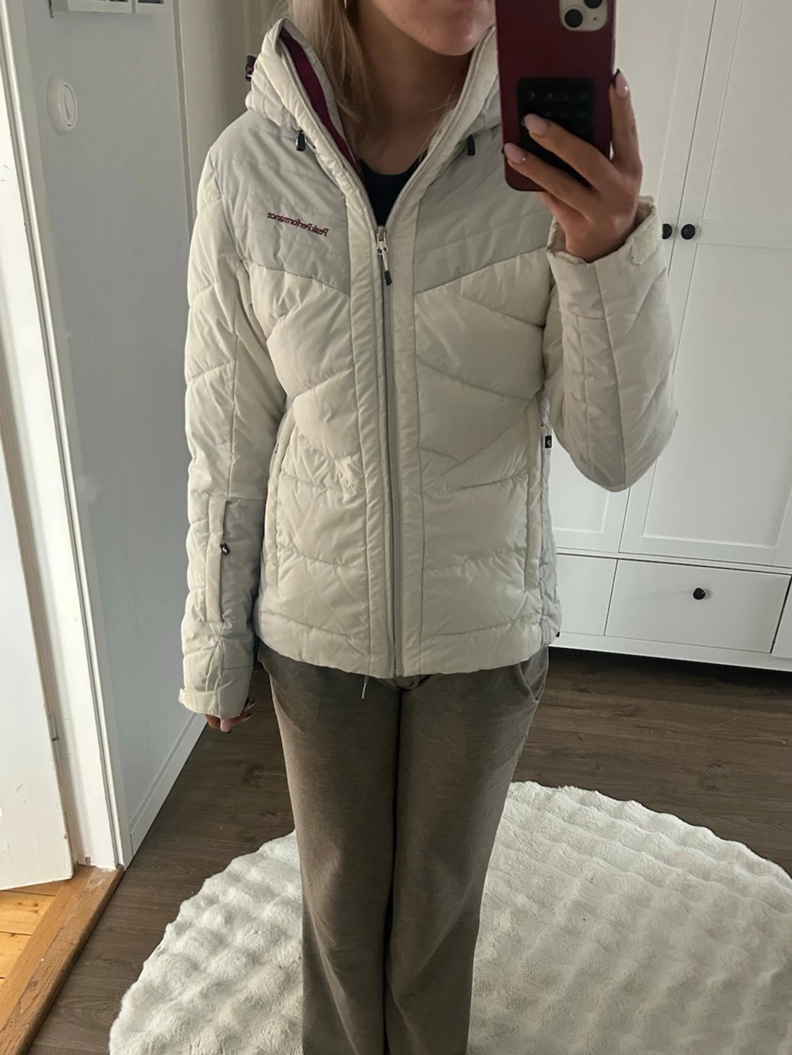Vit pufferjacka från Peak Performance - 2