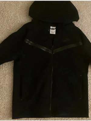 Nike tröja - En snygg Nike tröja i mycket bra skick i storlek 147-158 cm