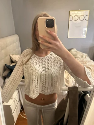 Tröja - Säljer denna snygga tröja från only🥰