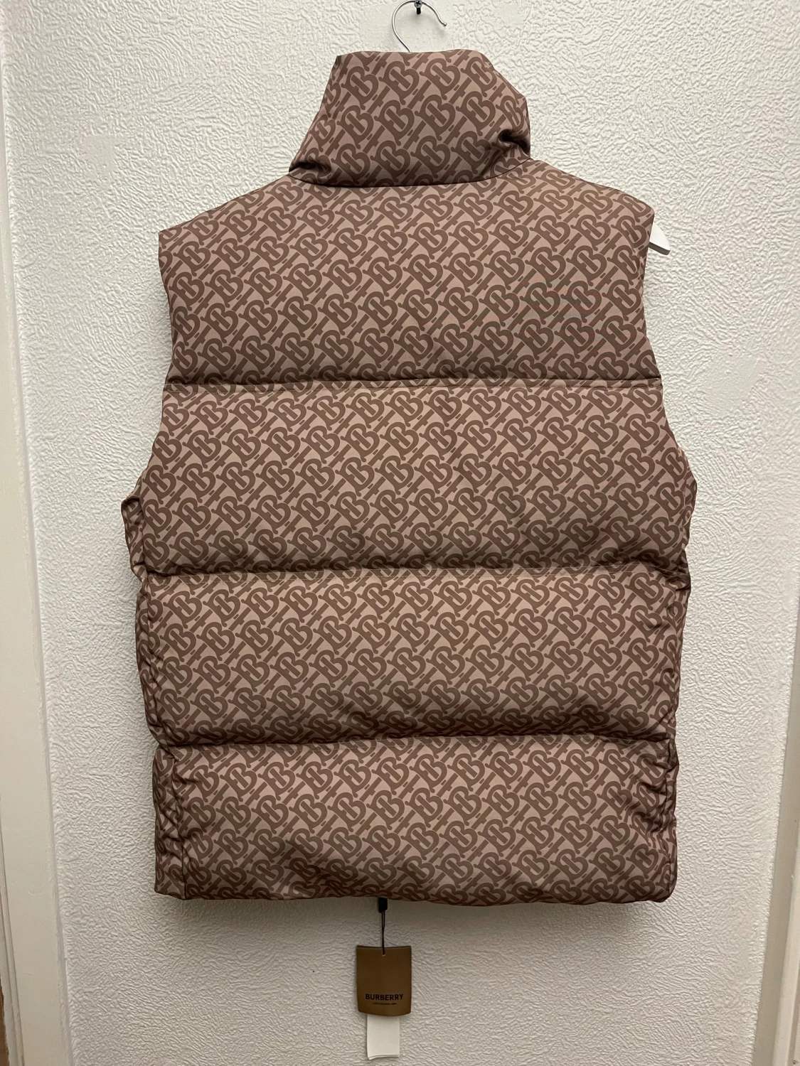 Beige dunväst från Burberry med monogram - 5