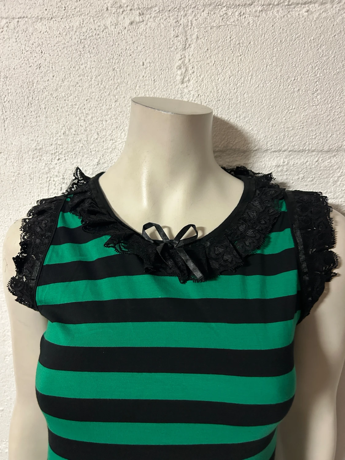 Topp med spets M/L fr Poizen - 1