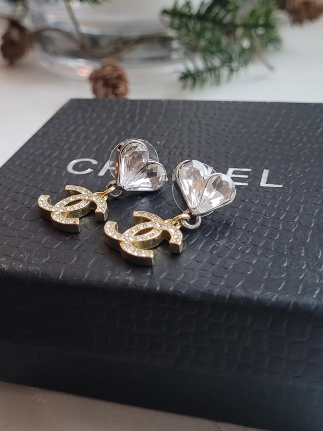 Glittrande örhängen med hjärtformad kristall - 1