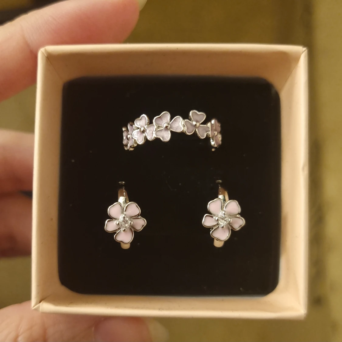 Blommiga smyckeset  - 5