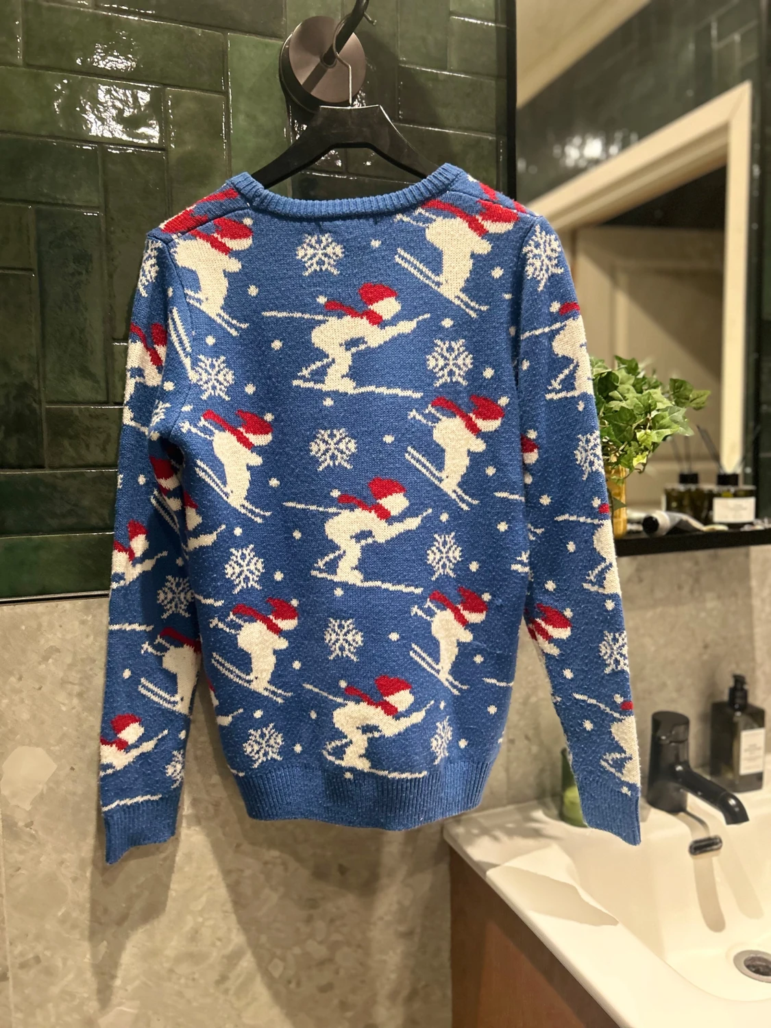 Blå jultröja Pull&Bear med skidåkare - 1