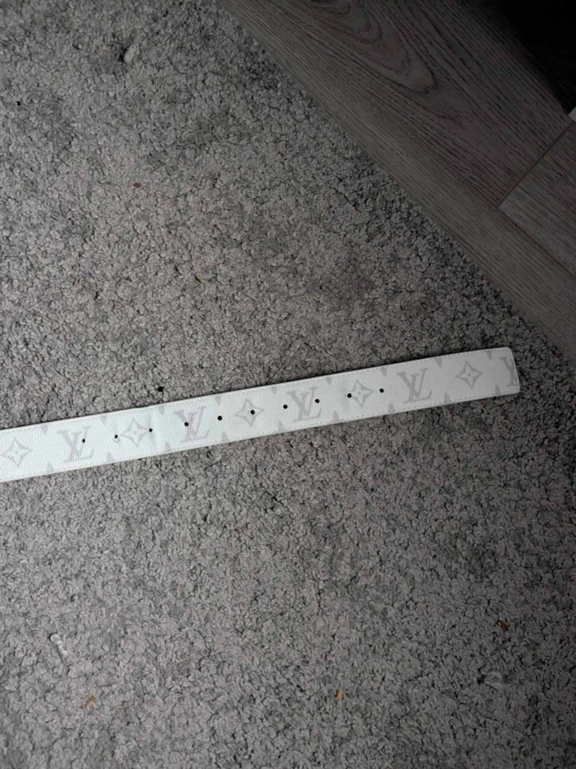 Vit Louis Vuitton bälte med LV-spänne - 3