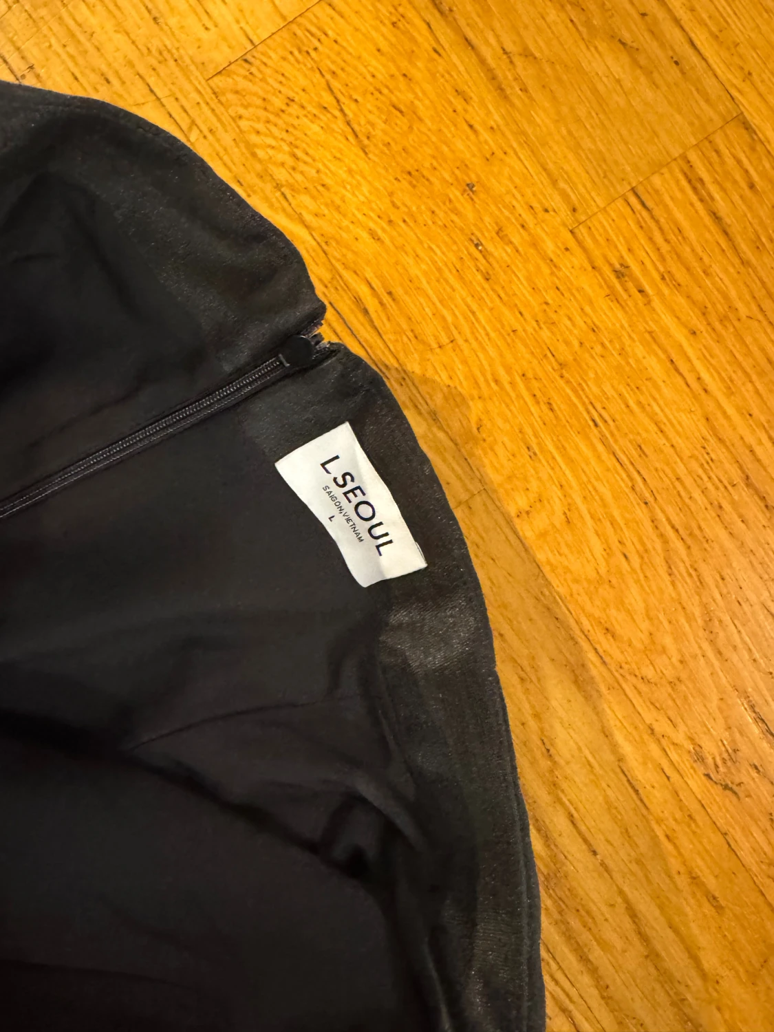 Svartvit kort klänning med rosett M - 4