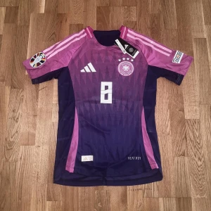 Tyskland fotbollströja - Toni Kroos 8 - Tyskland, Euro 2024 fotbollströja 🇩🇪 Helt oanvänd!