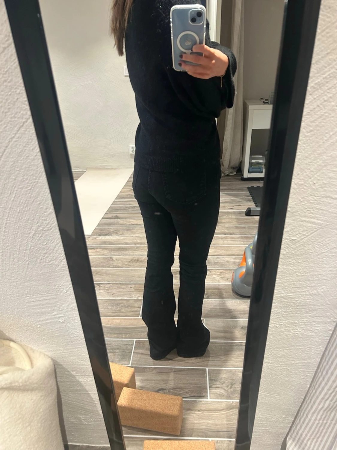 Svarta bootcut jeans - 1