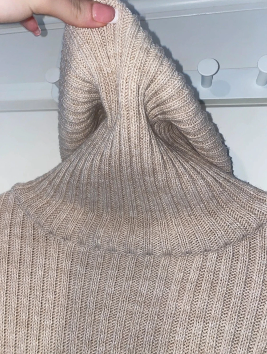 Stickad tröja med polokrage - 3