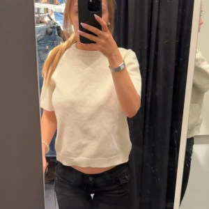 Stickad T-shirt - Snygg men använder aldrig