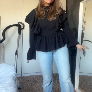 Blus - Svart topp, superfin
