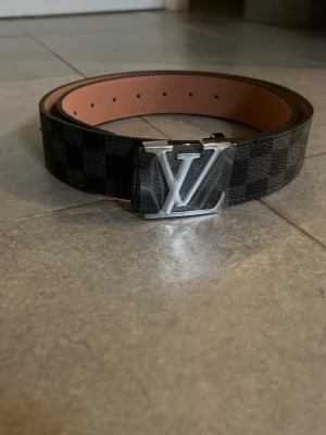 L bälte  - Snyggt storlek 110 cm kom med frågor 😀
