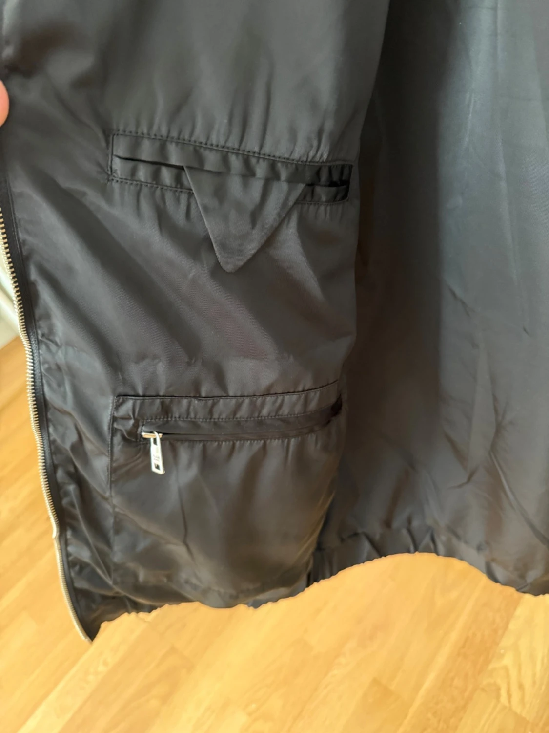 Svart vindjacka från Prada - 3