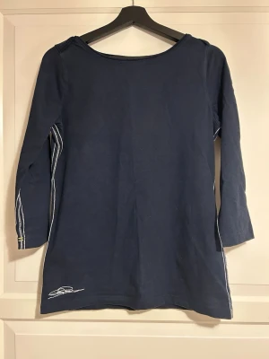 Pelle P tröja - En äkta Pelle P tröja med semilånga ärmar. Sparsamt använd och i fint skick. Fler bilder kan skickas. Inköpspris 800:-.