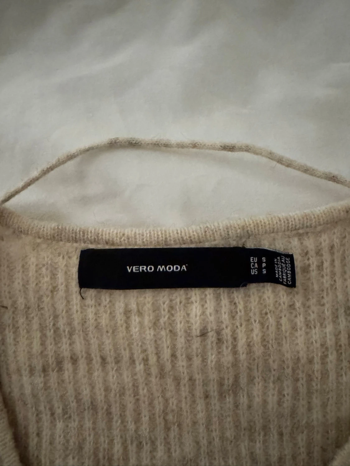 Beige ribbstickad tröja  - 2