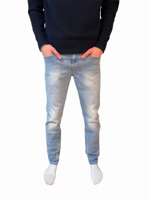 Jeans - Sjukt snygga jeans i storlek 33/36. Otroligt bra skick!