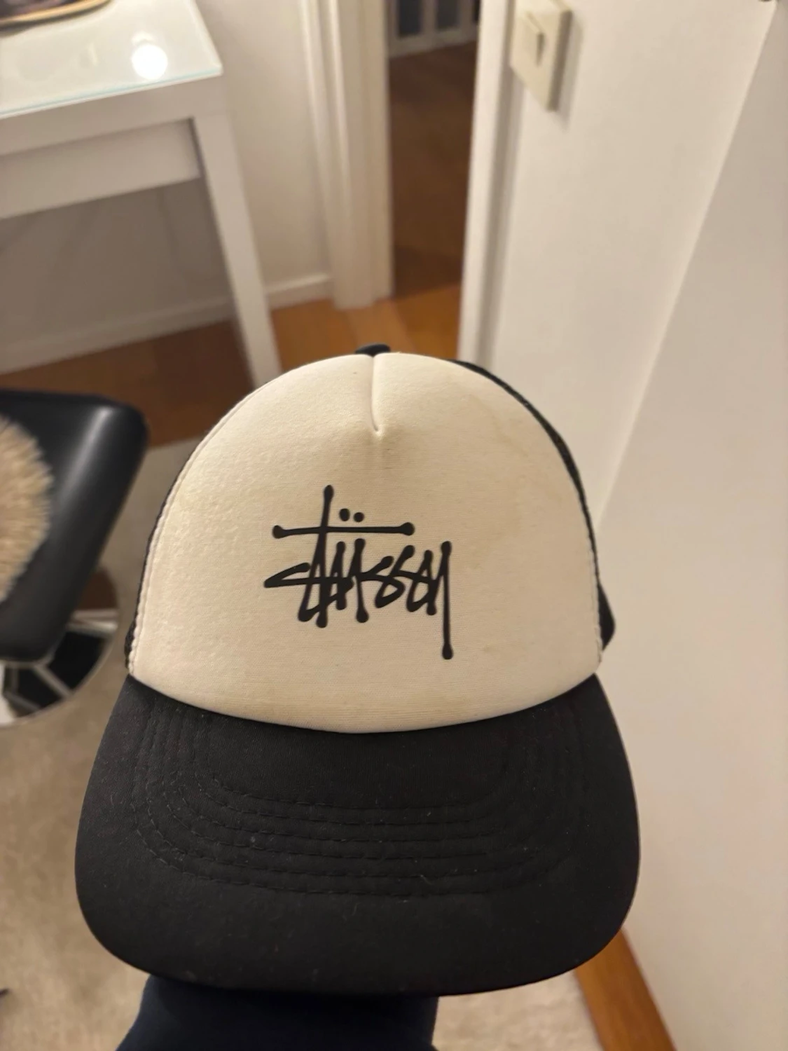 Svartvit keps från Stüssy