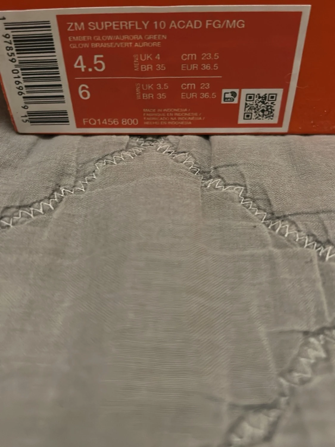 rosa fotbollsskor med turkosa detaljer - 2