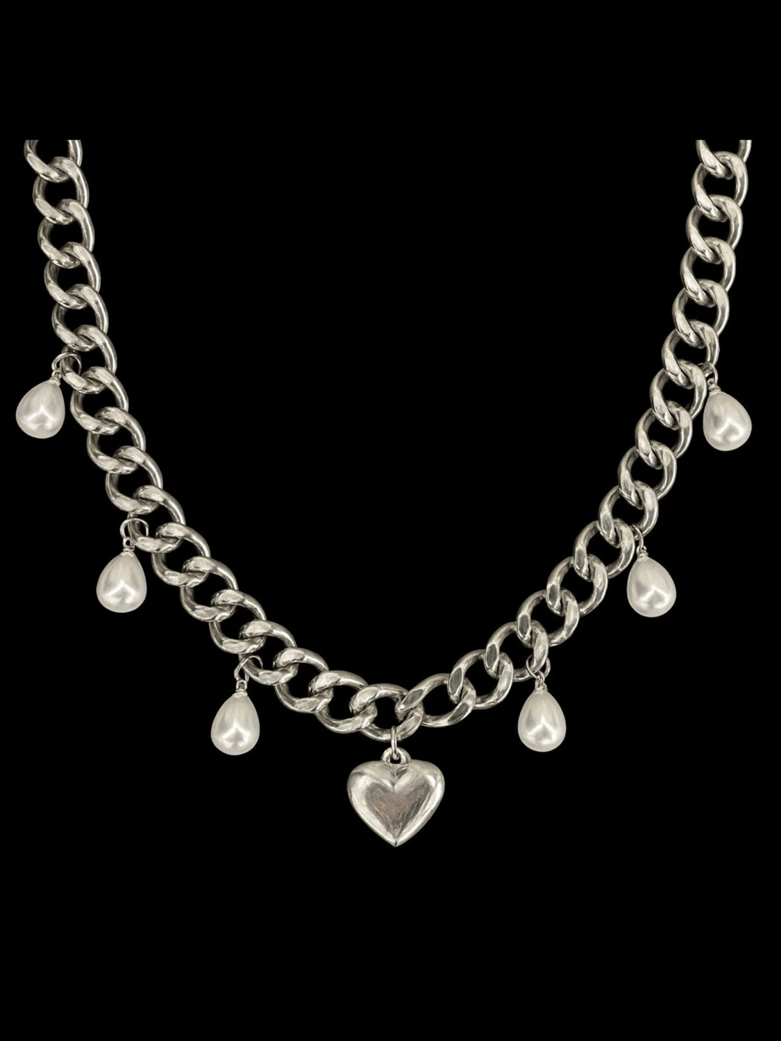 Silvrigt 9mm bred halsband med hjärtberlock & droppformade pärlor