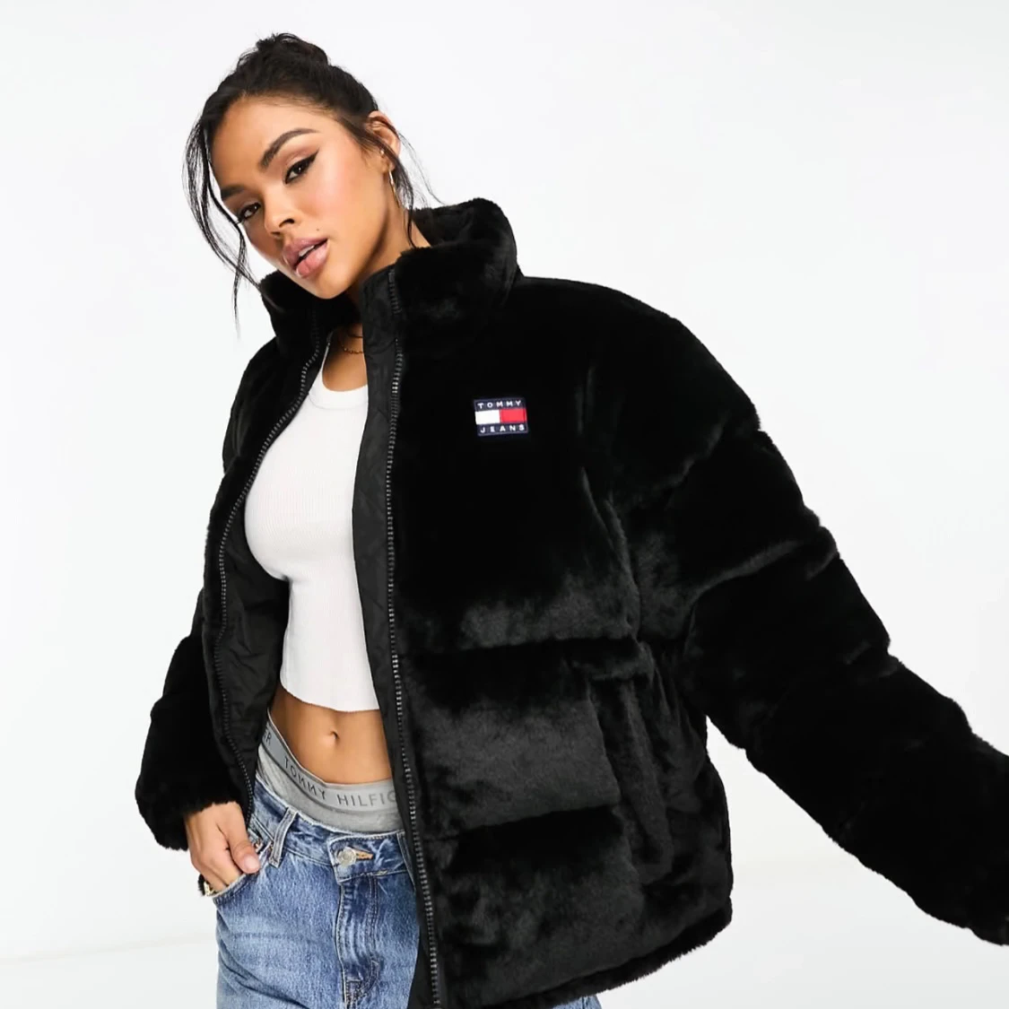 Svart teddyjacka från Tommy Jeans - 3