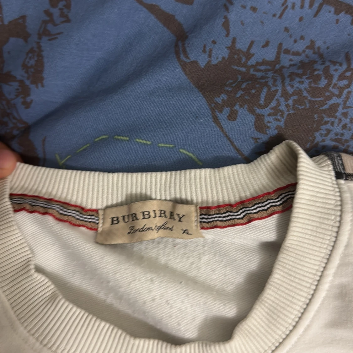 Vit Burberry sweatshirt med rutiga detaljer - 2