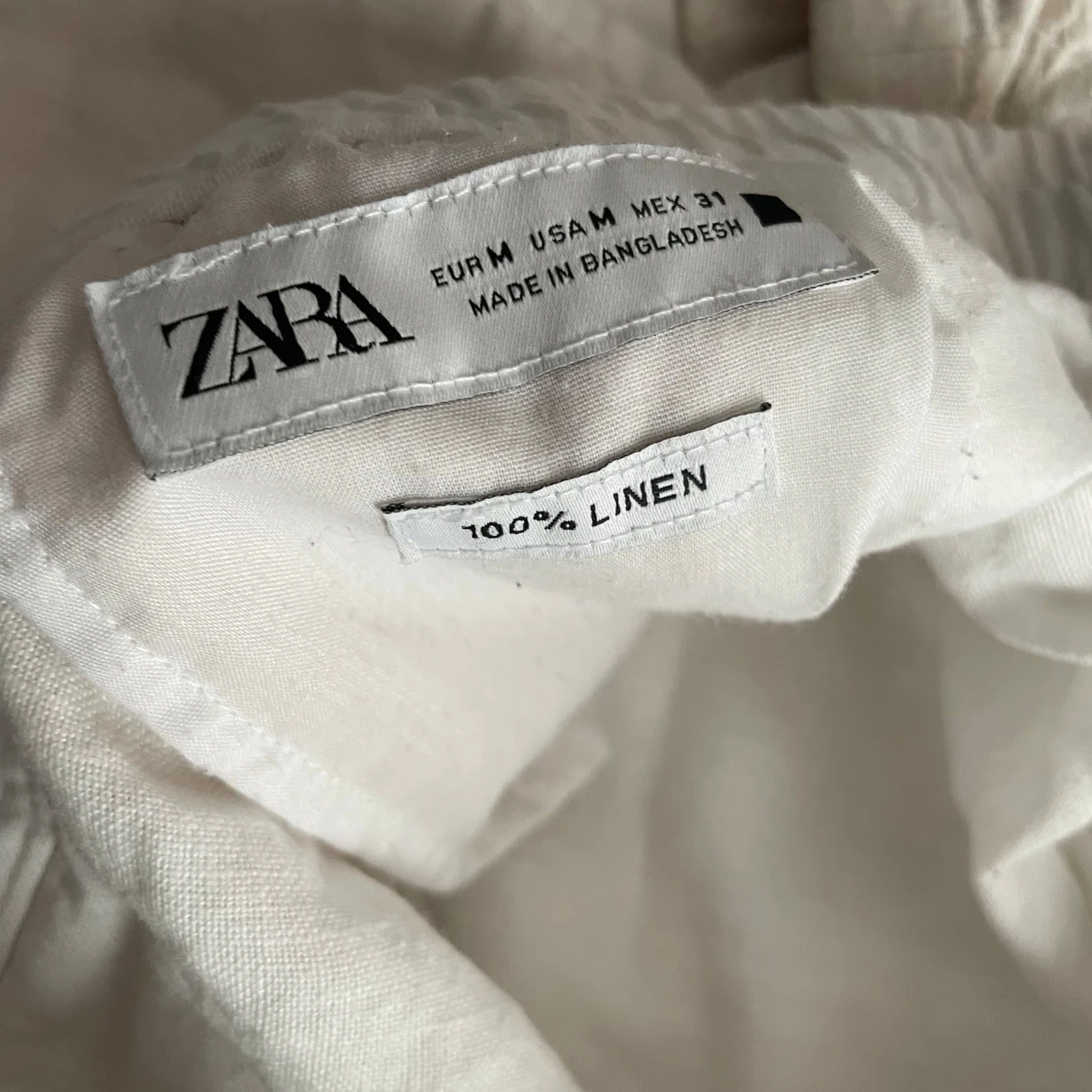 Beiga och vita linneshorts från Zara - 1