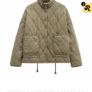 Quiltad grön jacka från Zara  - Säljer en quiltad jacka i olivgrön färg från ZARA, jag kan tyvärr inte skicka den via plick och undrar då om någon är intresserad att köpa den privat? 