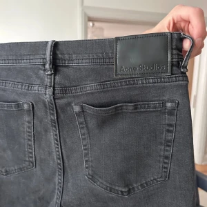 Acne jeans - Jeans från acne i gott skick. Nypris låg runt 2000 kr. Storlek W29/ L30
