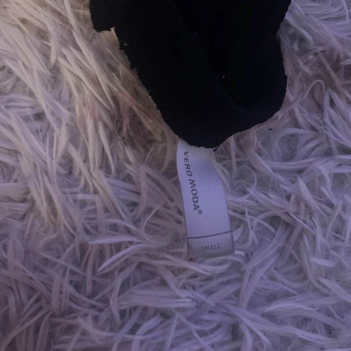 Svart axelbandslös klänning Vero Moda - 2