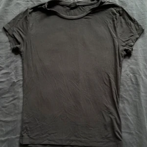 Soft touch top  - Soft touch top från Gina, använt 2-3 gånger🫶🏼