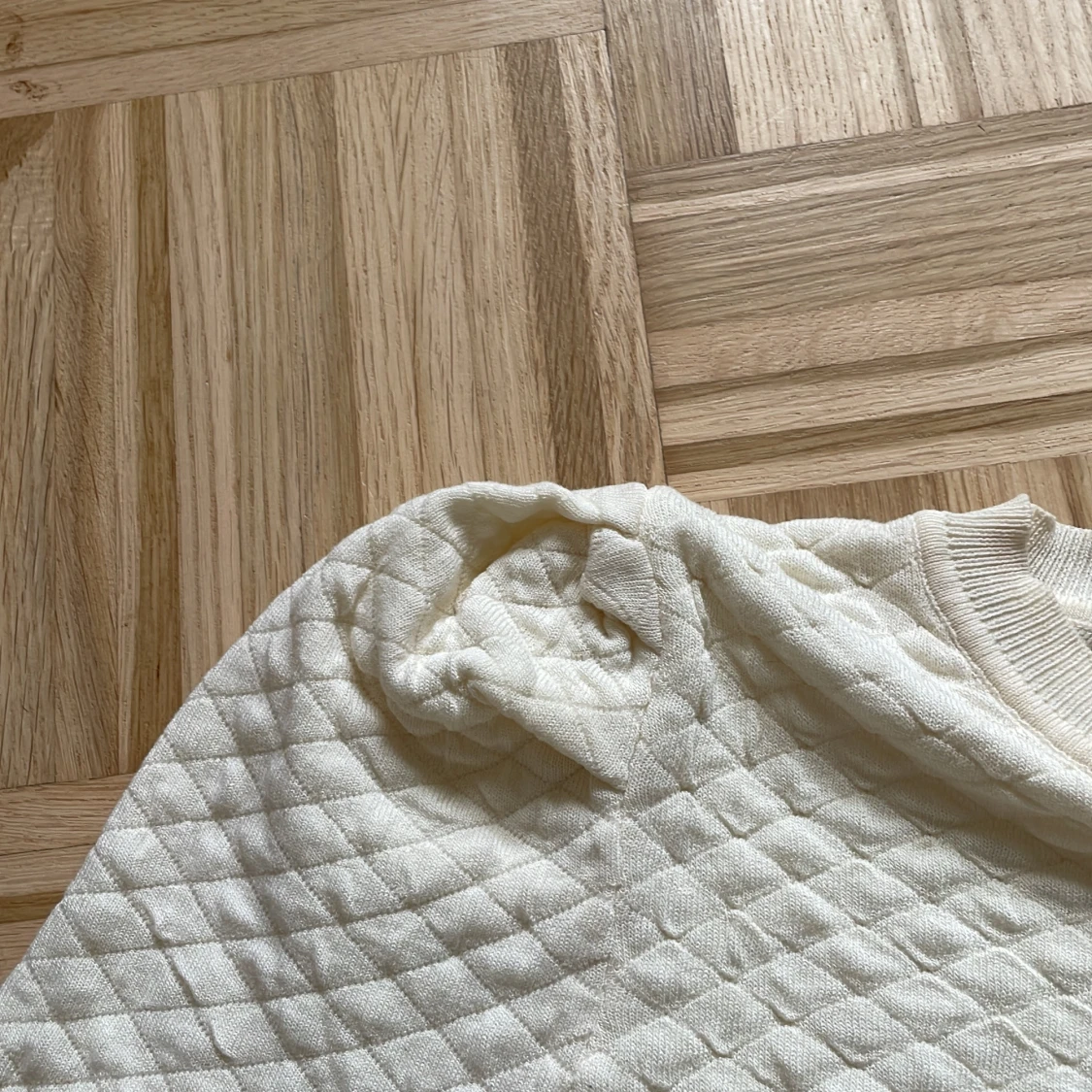 Vit quiltad tröja från Knit Mix - 1