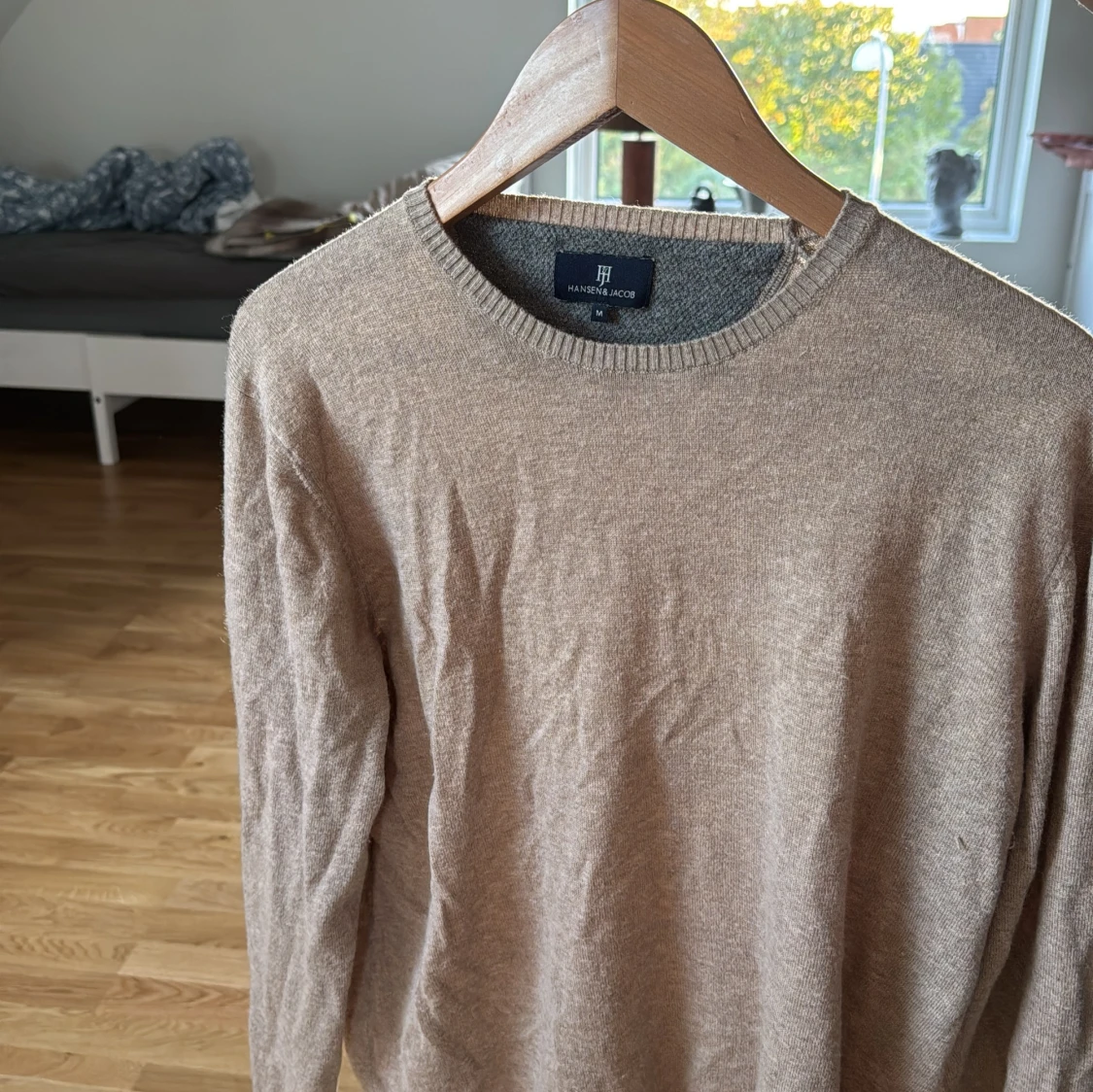 Beige stickad tröja Hansen & Jacob M