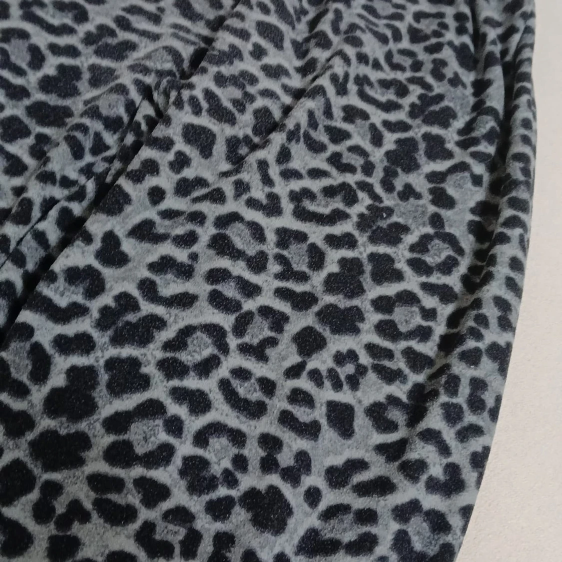 Leopardmönstrade mjukisbyxor - 1