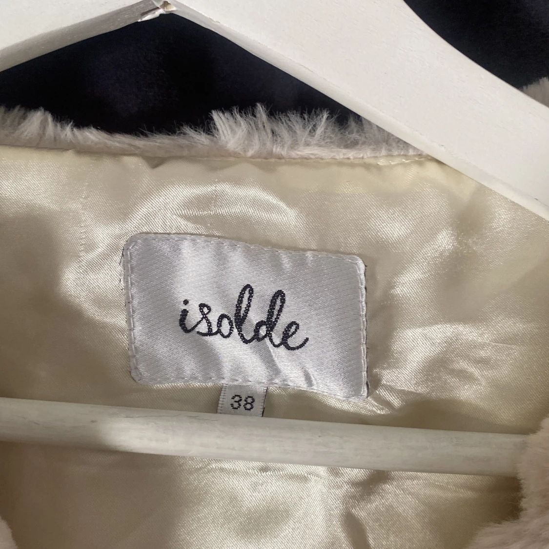 Beige pälsjacka från Isolde, stl 38 - 2