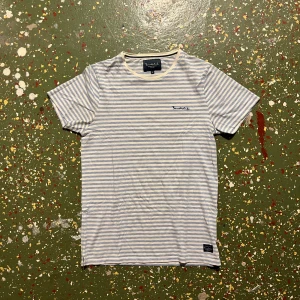 Bondelid T-shirt  - Bondelid T-shirt i bra skick|| storlek S|| hör av dig vid frågor 🔥 