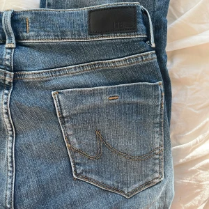 Ltb jeans - Fina ltb jeans som inte passade mig i ny skick. Innerbenslängd: 78 cm.💕