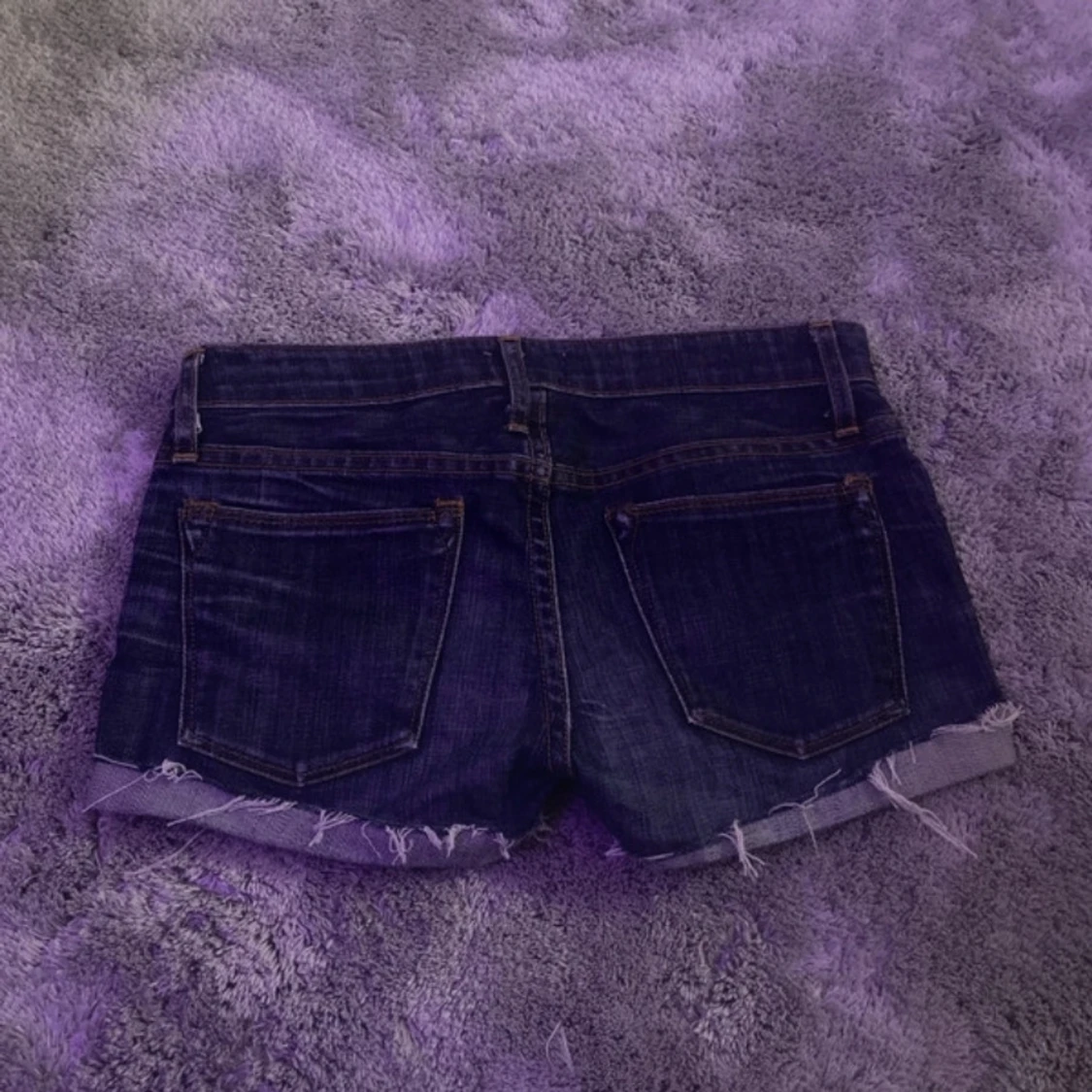 Mörkblå jeansshorts från Helmut Lang - 1