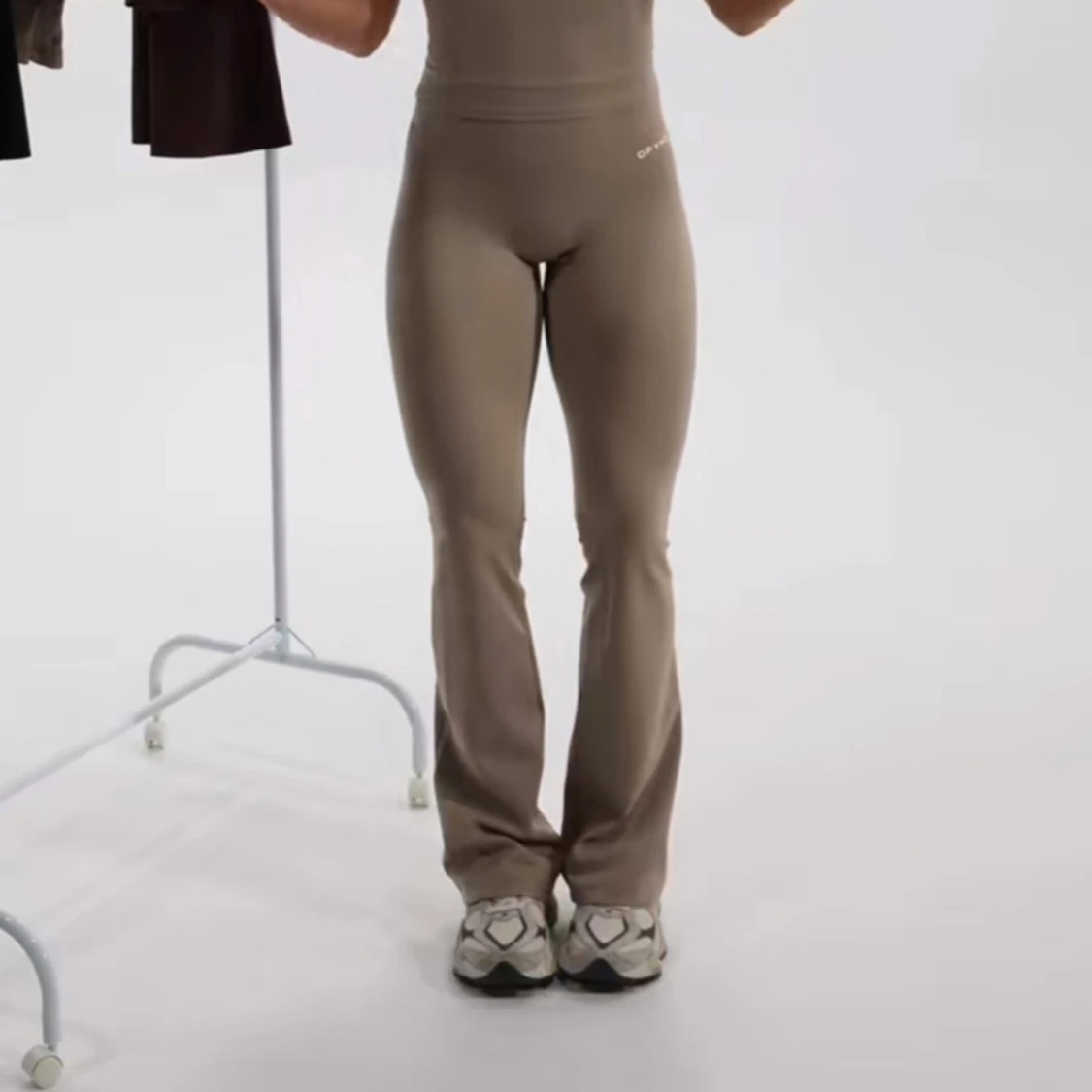 DFYNE x Hannah pearson flared leggings