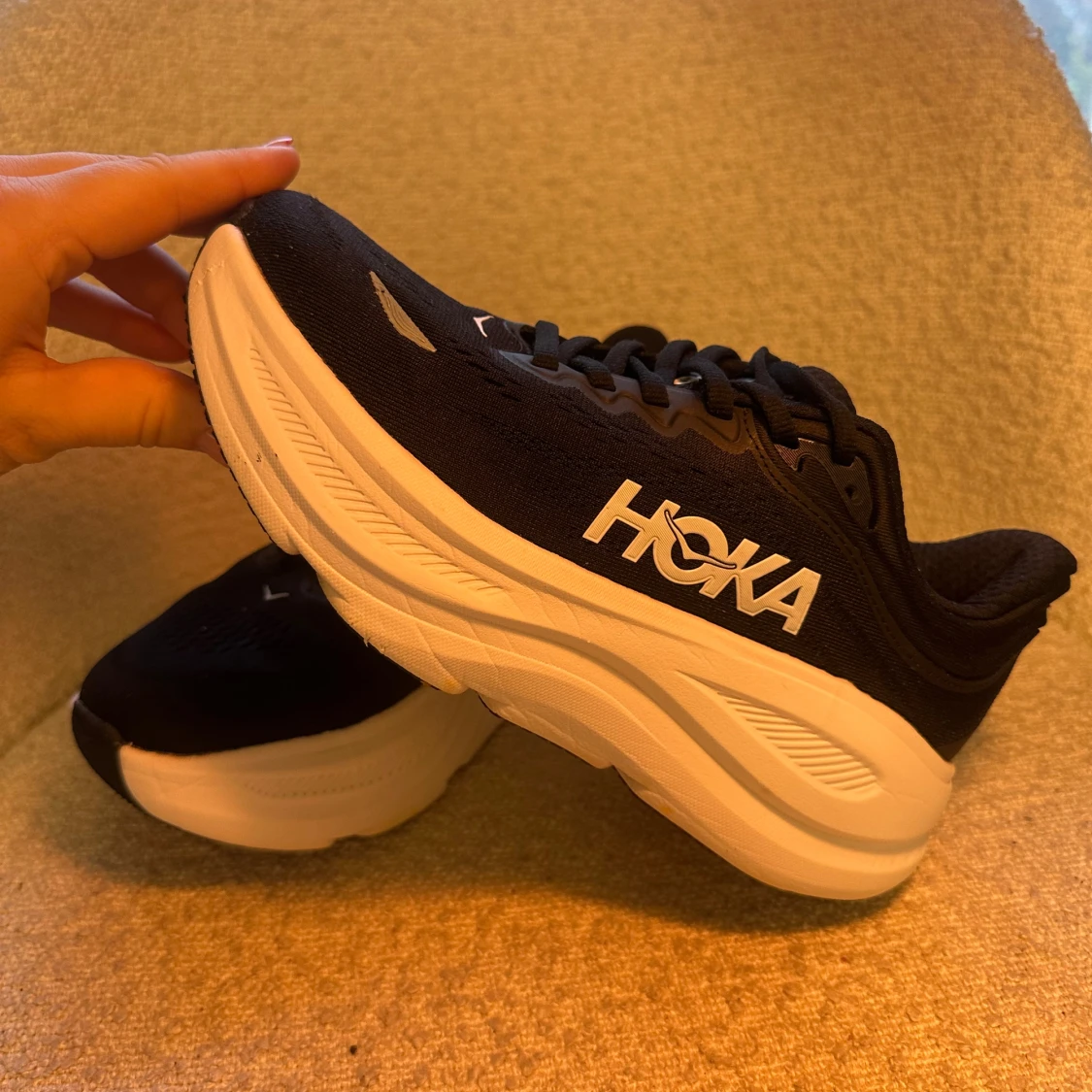 Svarta Hoka Bondi 9 sneakers strl 38 - 1