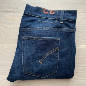 Dondup jenas - Skick 9/10 | Nypris: +4000kr, säljer endast för 499kr! | Hör av dig vid frågor!