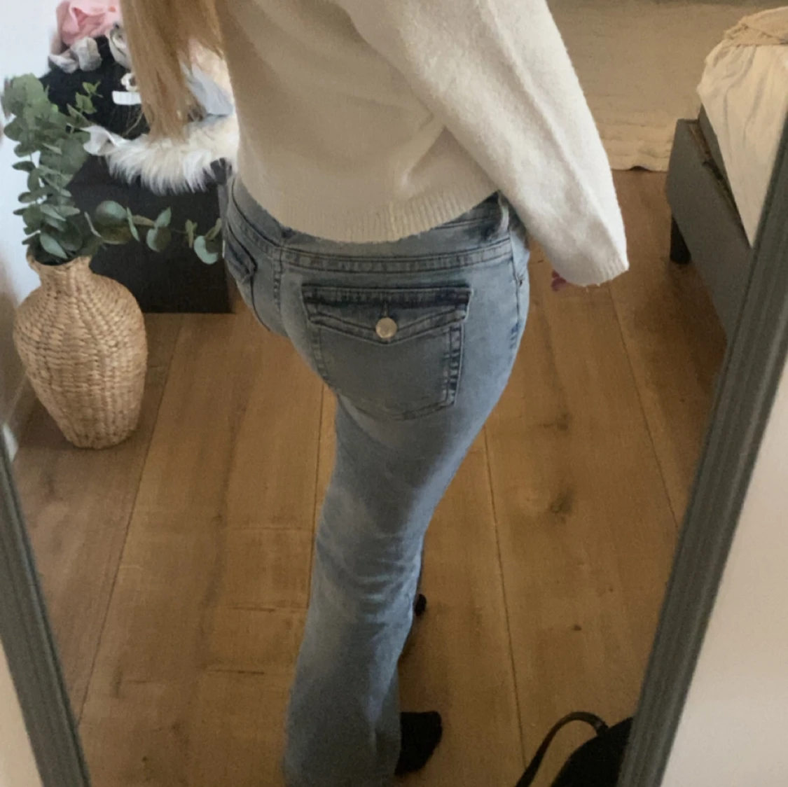 Ljusblåa bootcut jeans  - 1