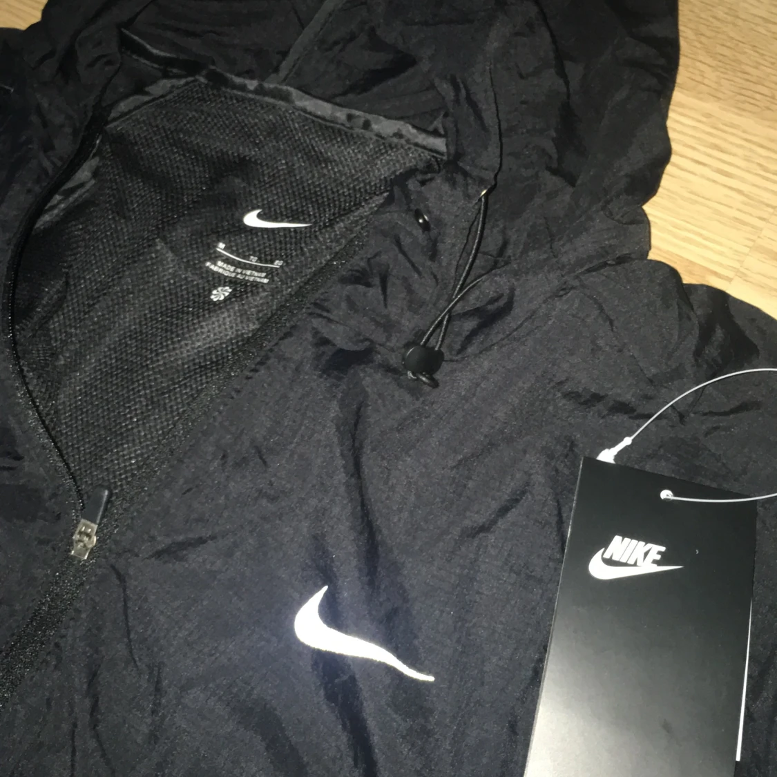 Svart Nike vindjacka med huva - 3