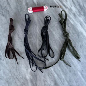 Lanvin snören - Lanvin snören - Finns fler färger än de i bild - Skick: Nya/Oanvända  - Hör av dig vid minsta fråga - TrendWardrobe