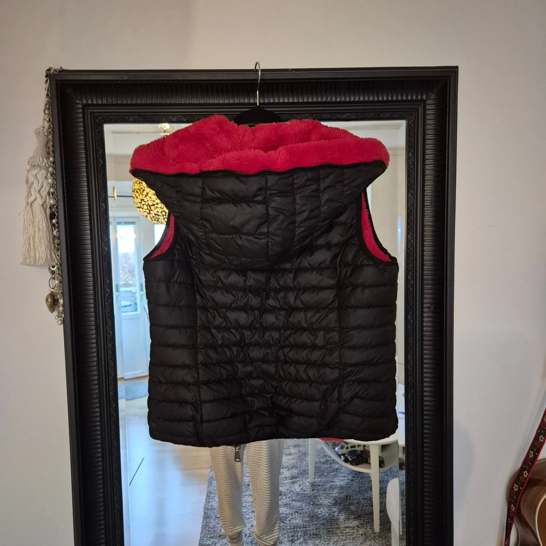 Täckväst med rött foder * stl S-M - 1