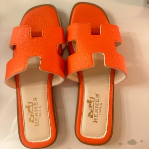 Tofflor - Helt nya, aldrig använd, storlek 37.