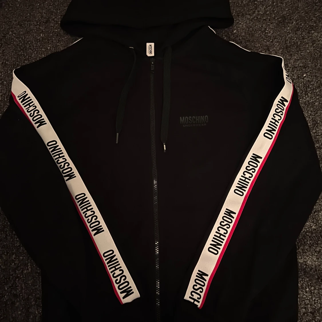 Svart Moschino Kofta