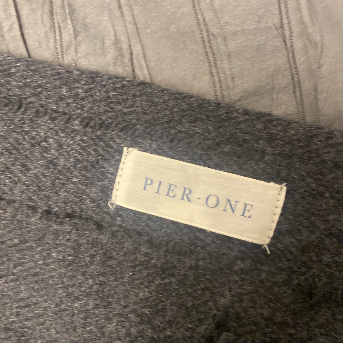 Mörkgrå halsduk från Pier One - 1