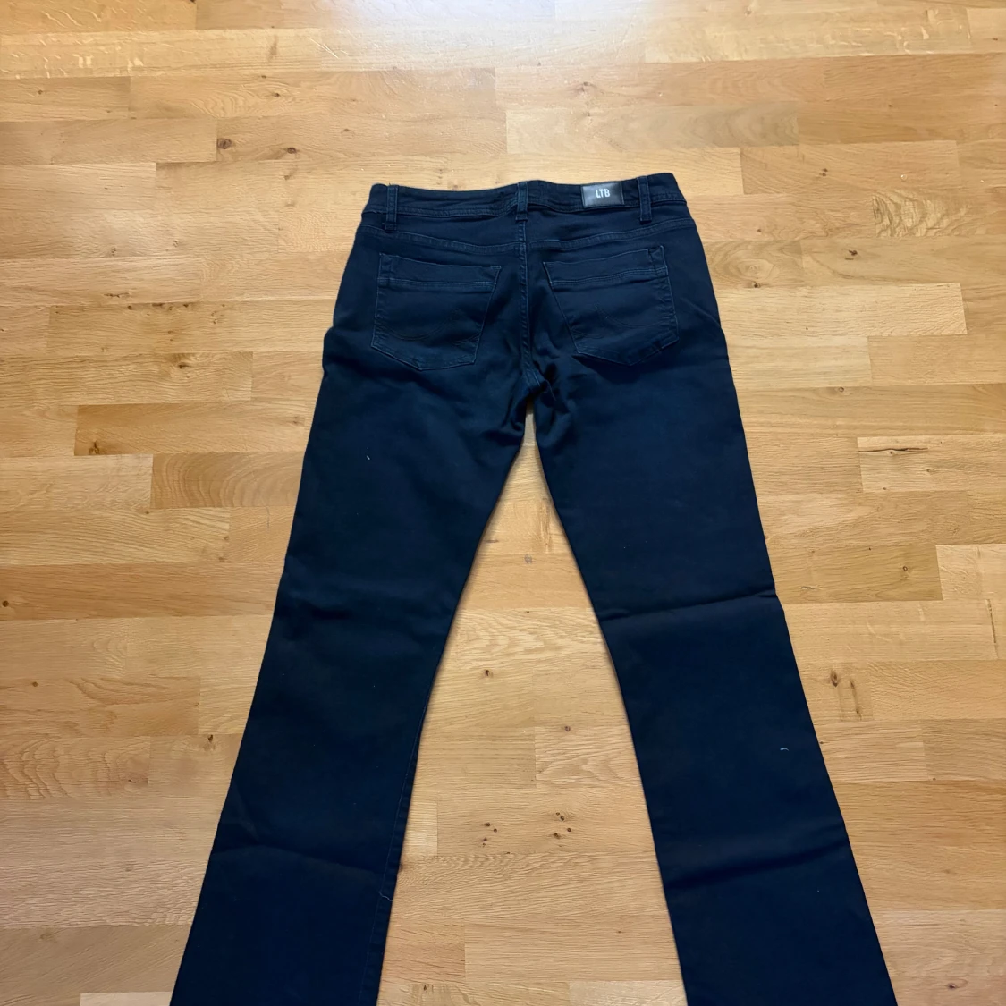 Svarta bootcut jeans från LTB - 1