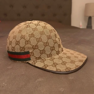 Beige gg keps - Beige gg keps, aldrig använd. Ettiketer/ lappar kommer med!